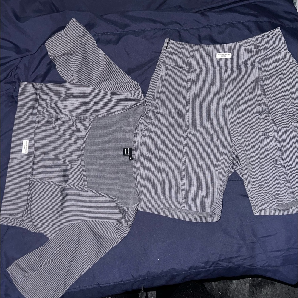 SHEIN Gray Crop Top Casual Essential